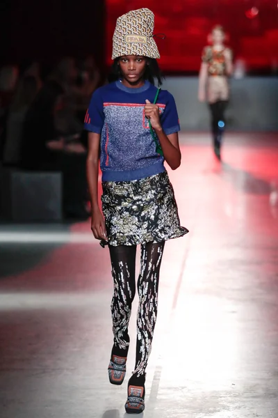 Look 37
